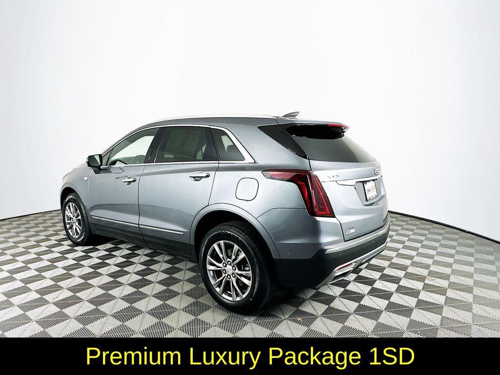 used 2022 Cadillac XT5 car, priced at $30,844