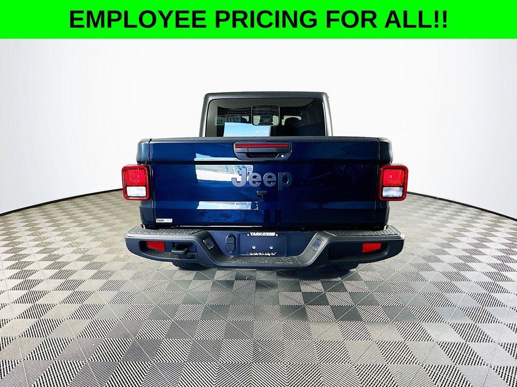 new 2025 Jeep Gladiator car, priced at $46,145