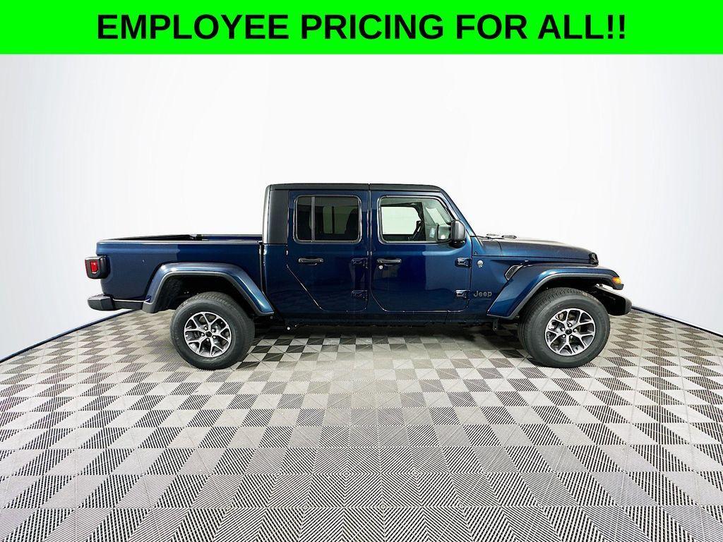 new 2025 Jeep Gladiator car, priced at $46,145