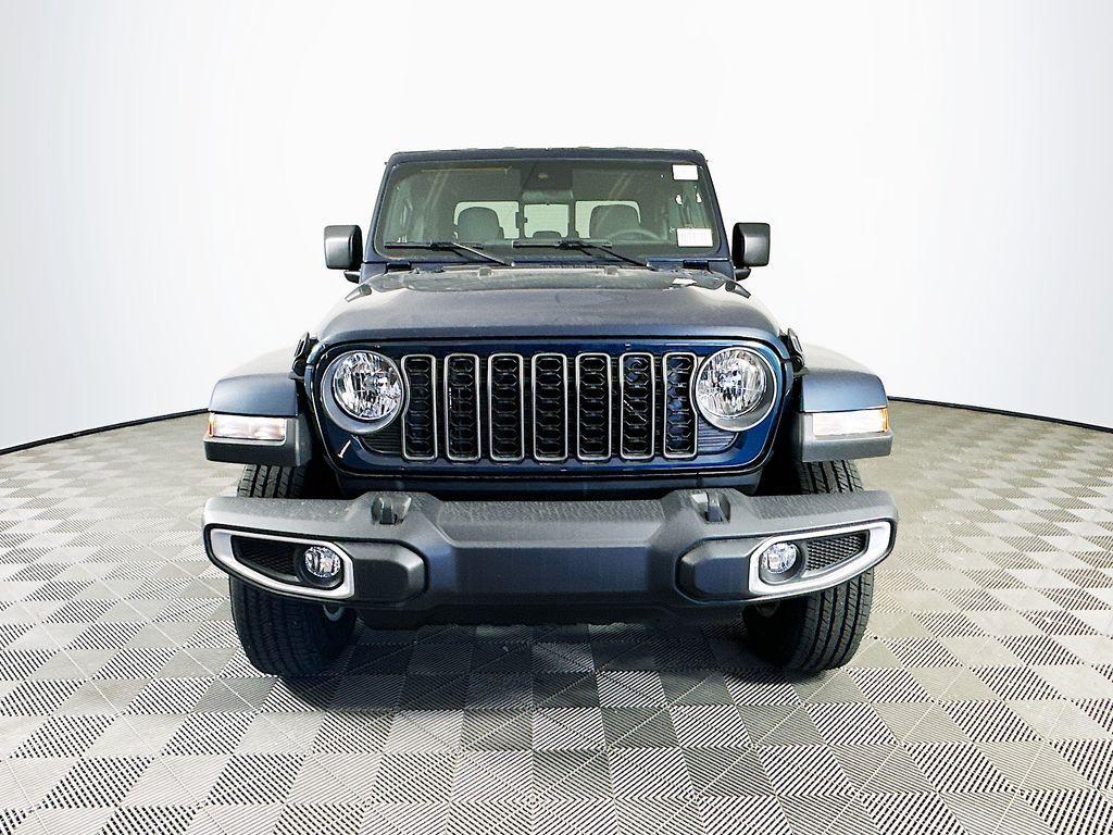new 2025 Jeep Gladiator car, priced at $42,895