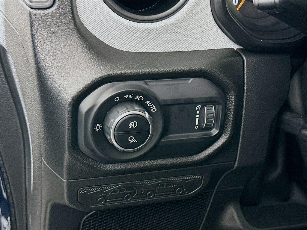 new 2025 Jeep Gladiator car, priced at $42,895