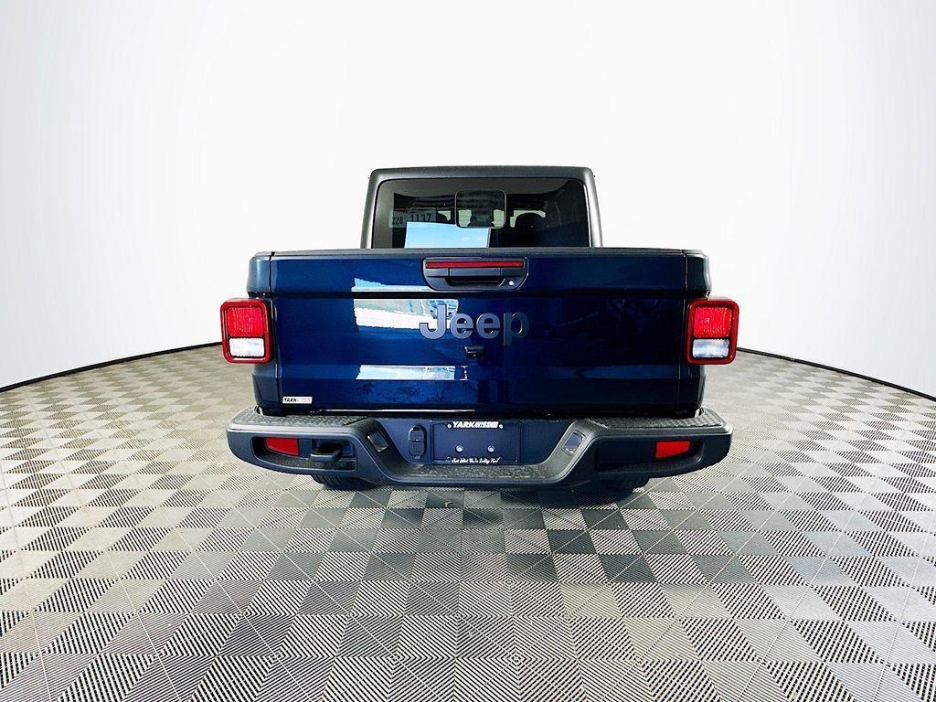 new 2025 Jeep Gladiator car, priced at $42,895