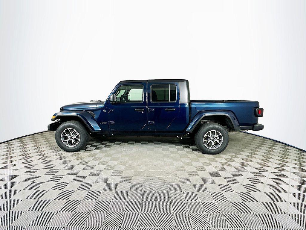 new 2025 Jeep Gladiator car, priced at $42,895