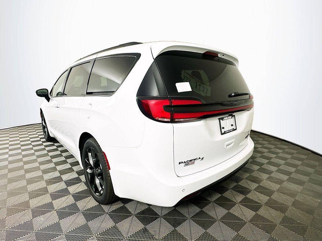 new 2026 Chrysler Pacifica car, priced at $46,930