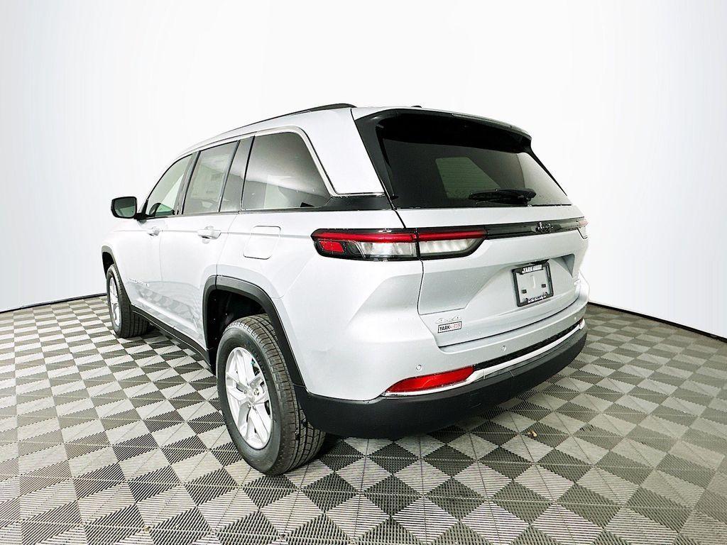 new 2025 Jeep Grand Cherokee car, priced at $39,186