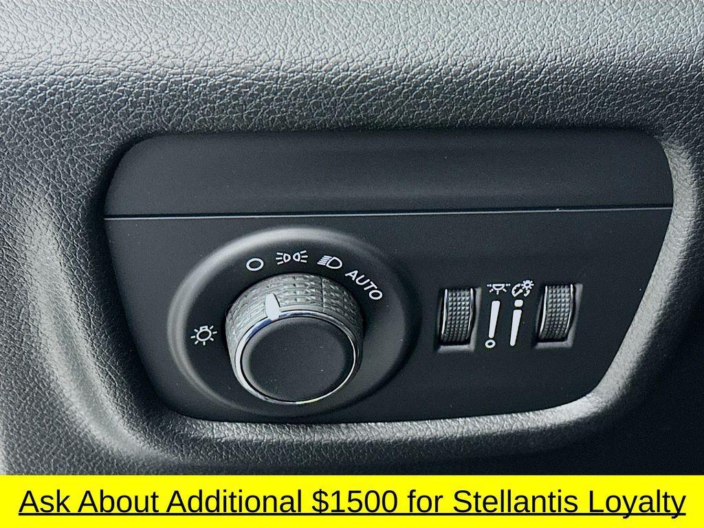 new 2025 Jeep Grand Cherokee car, priced at $39,186