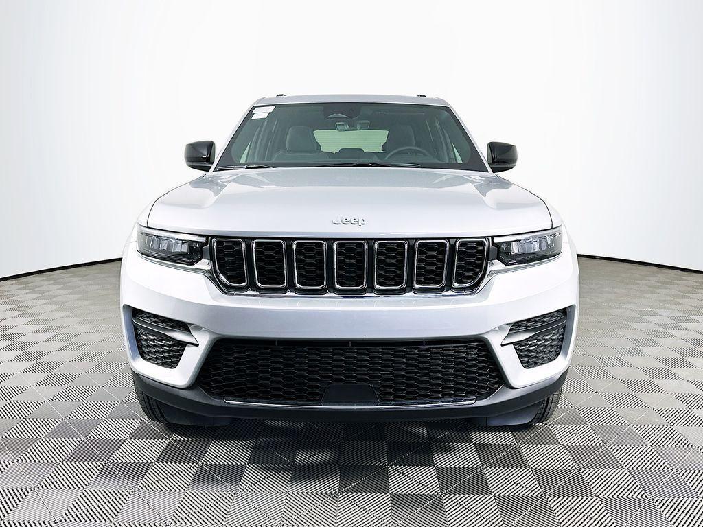 new 2025 Jeep Grand Cherokee car, priced at $39,186