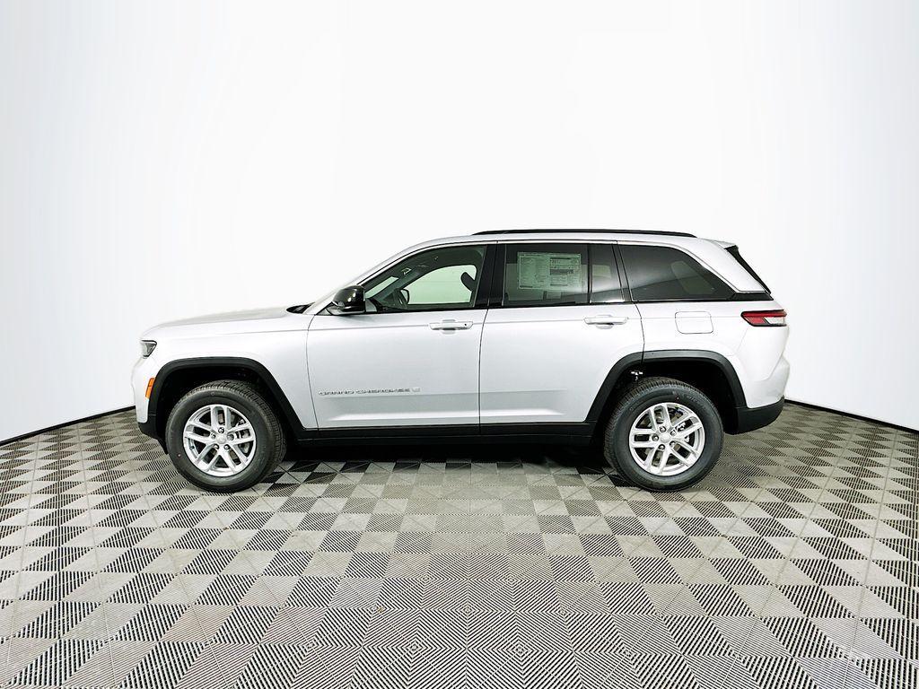 new 2025 Jeep Grand Cherokee car, priced at $39,186