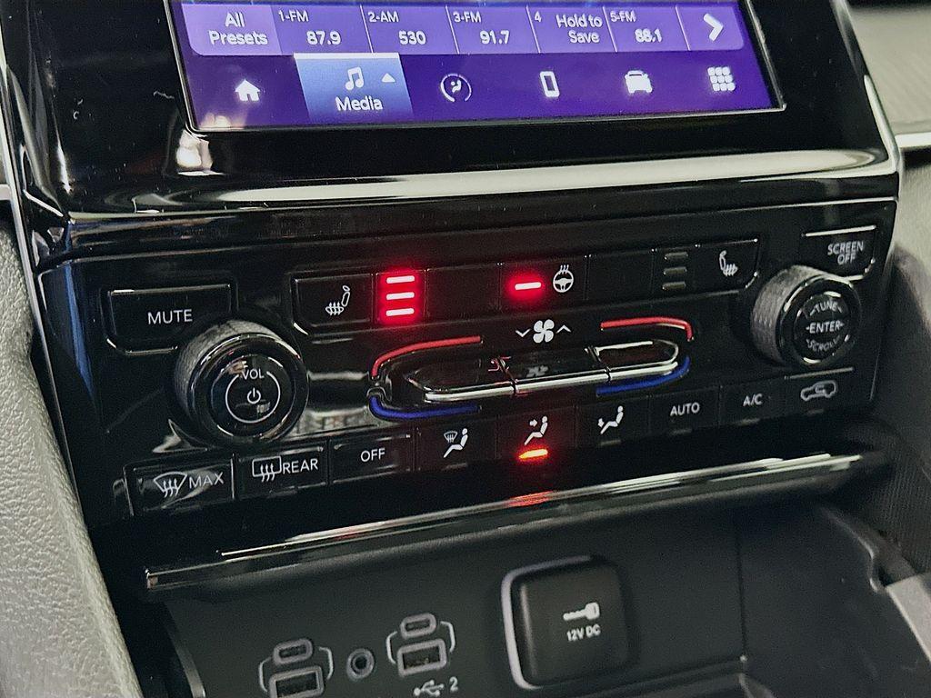 new 2025 Jeep Grand Cherokee car, priced at $39,186