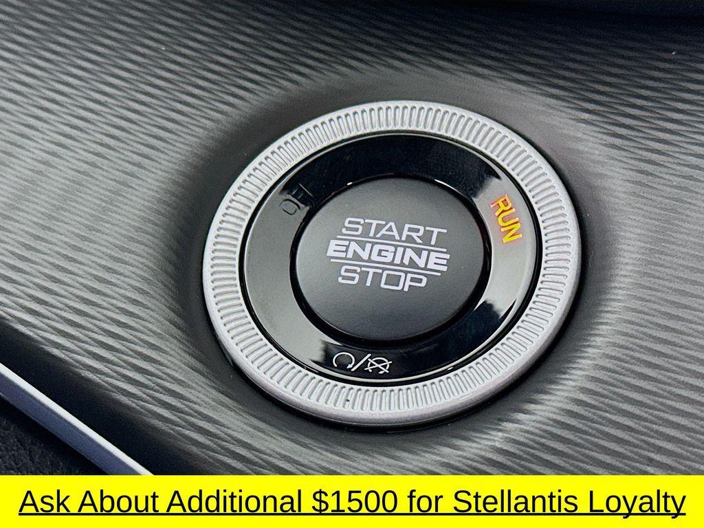 new 2025 Jeep Grand Cherokee car, priced at $39,186