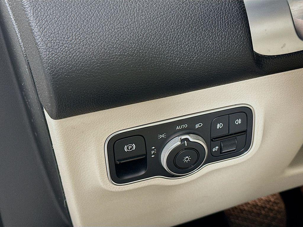 used 2022 Mercedes-Benz GLB 250 car, priced at $23,899