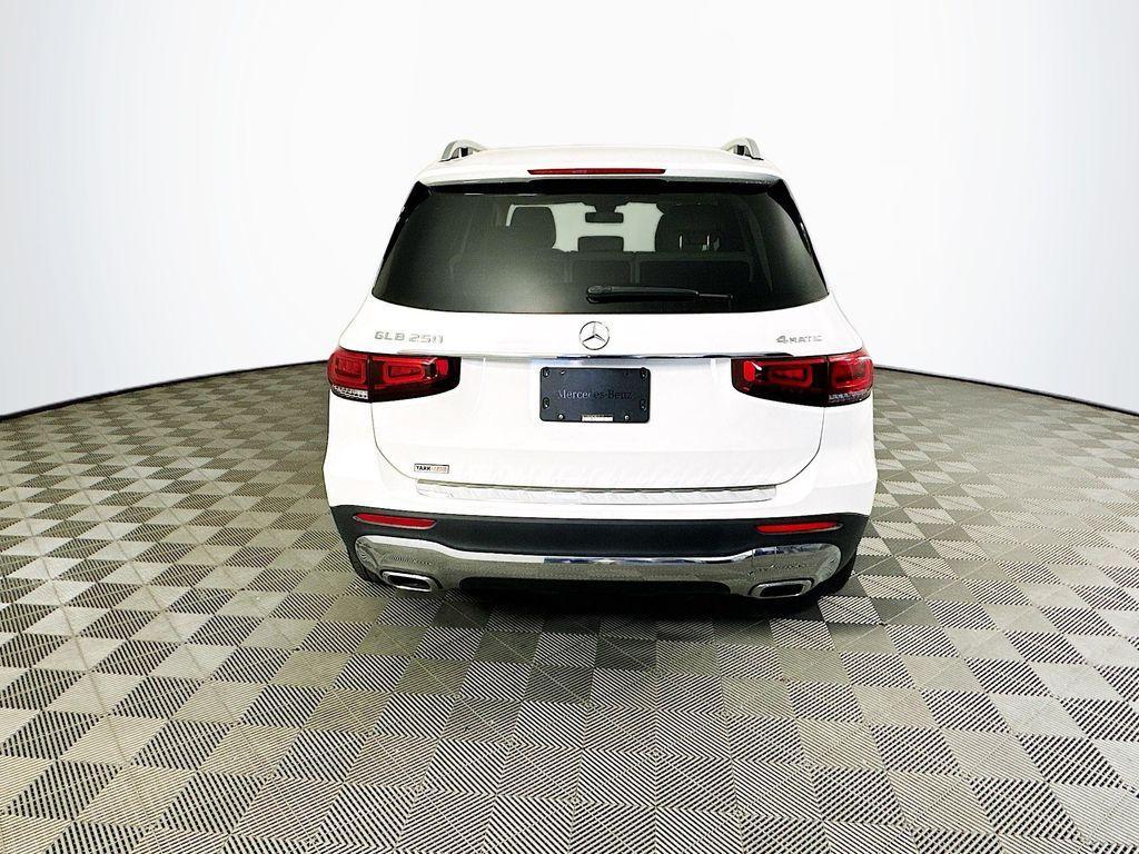 used 2022 Mercedes-Benz GLB 250 car, priced at $23,899