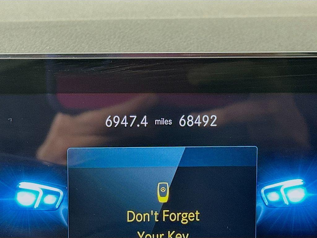 used 2022 Mercedes-Benz GLB 250 car, priced at $23,899