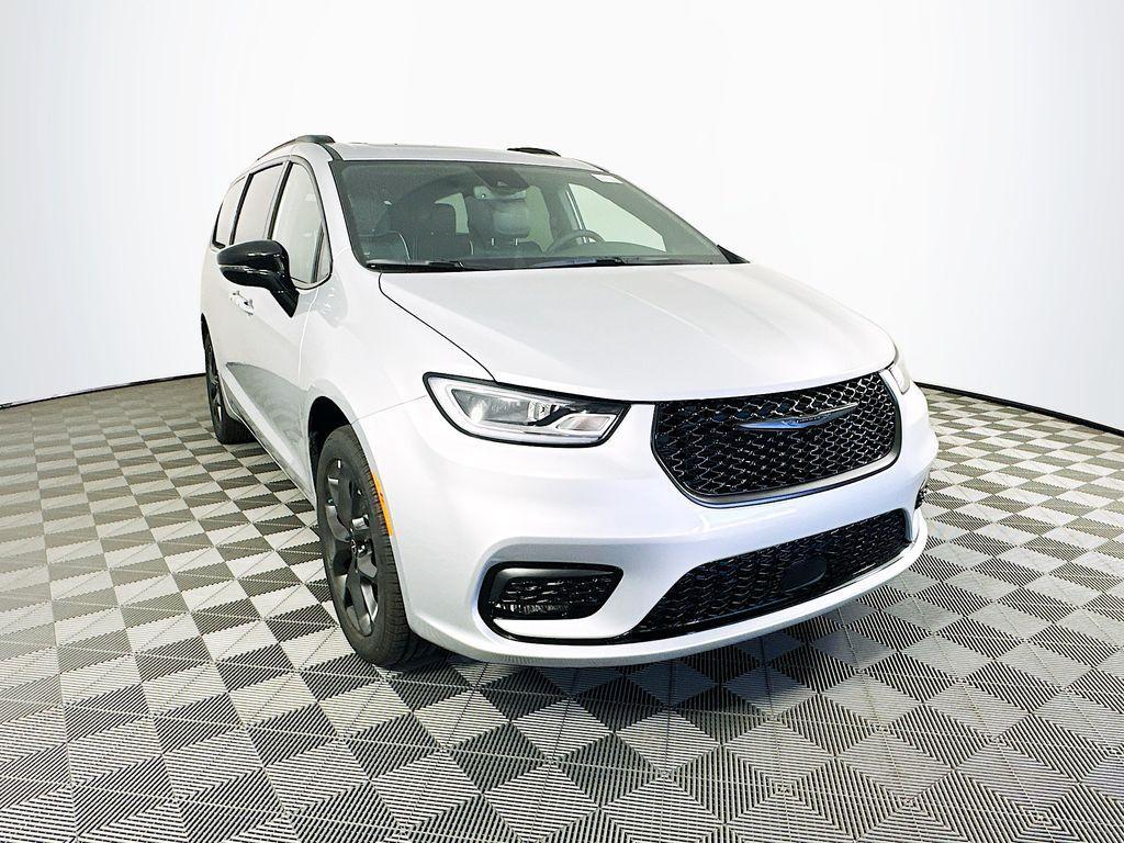 new 2026 Chrysler Pacifica car, priced at $50,006
