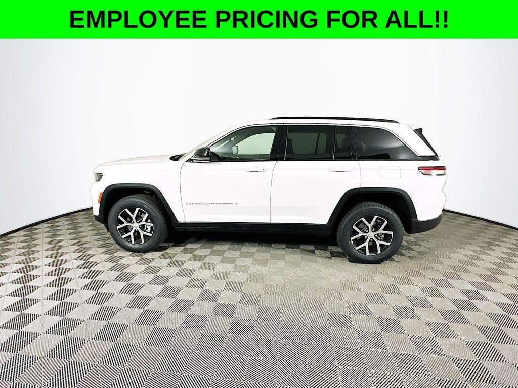 new 2025 Jeep Grand Cherokee car, priced at $43,656
