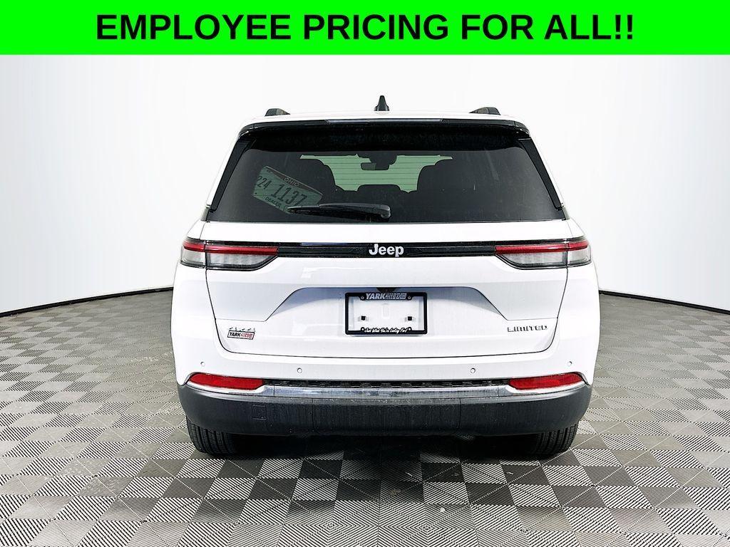 new 2025 Jeep Grand Cherokee car, priced at $43,656