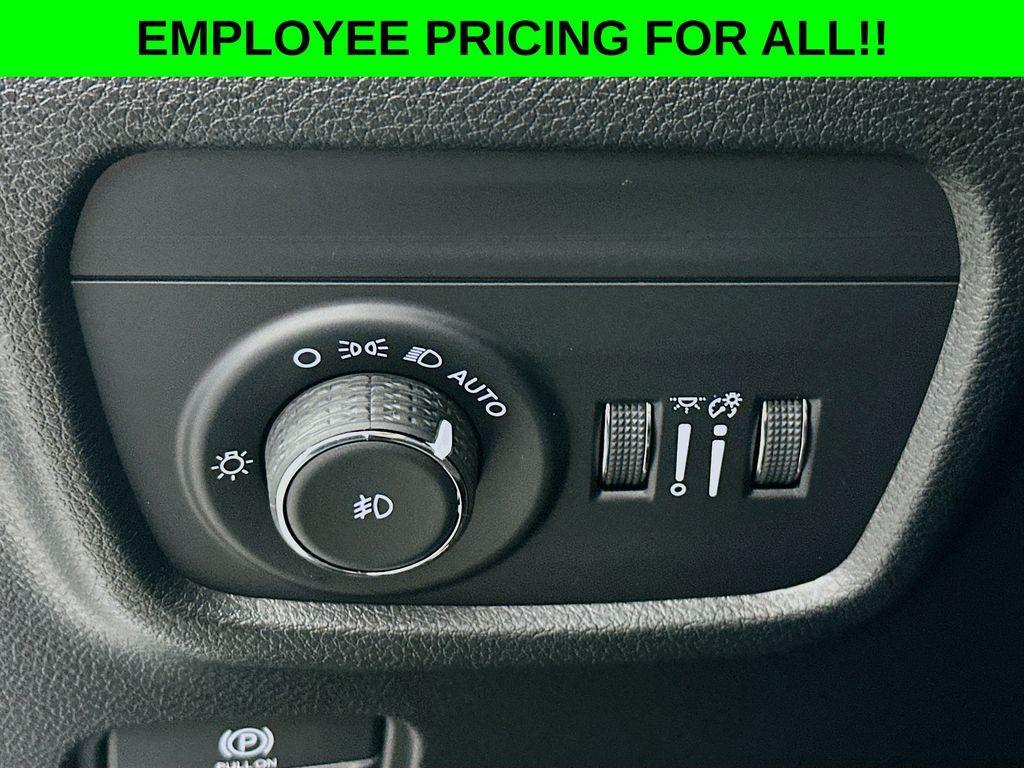 new 2025 Jeep Grand Cherokee car, priced at $47,326