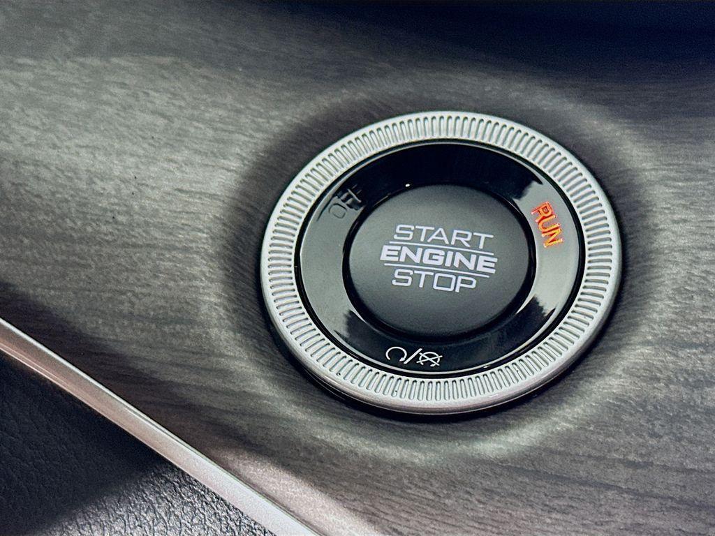 new 2025 Jeep Grand Cherokee car, priced at $46,326