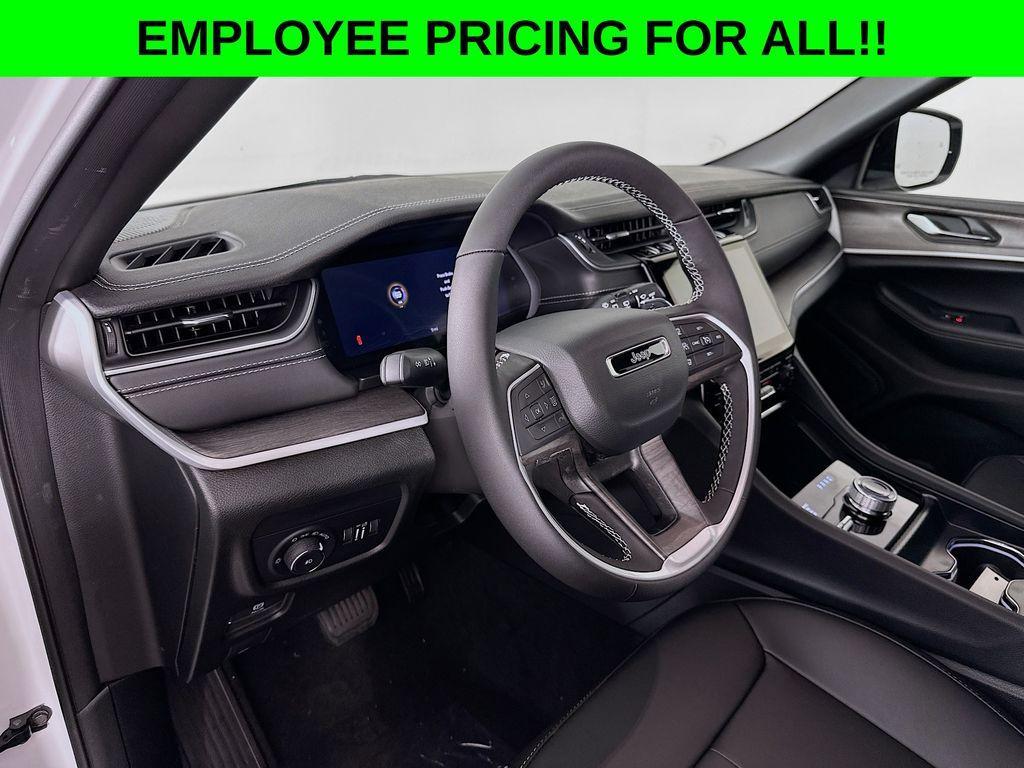 new 2025 Jeep Grand Cherokee car, priced at $47,326