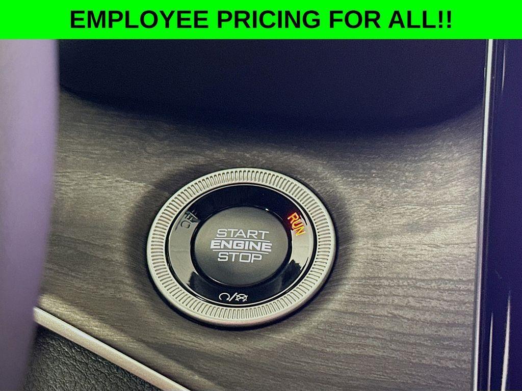 new 2025 Jeep Grand Cherokee car, priced at $45,685