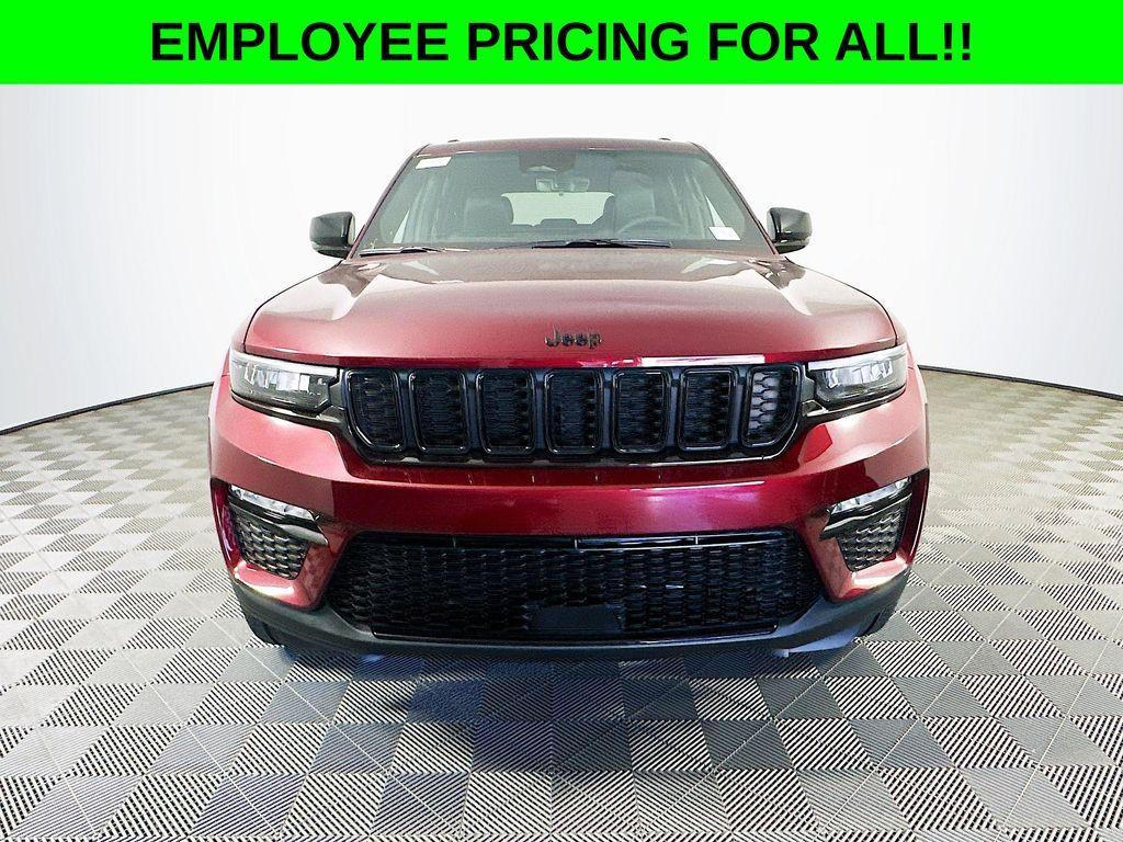 new 2025 Jeep Grand Cherokee car, priced at $45,685