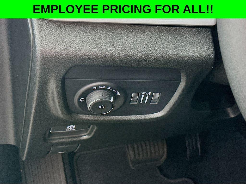 new 2025 Jeep Grand Cherokee car, priced at $45,685