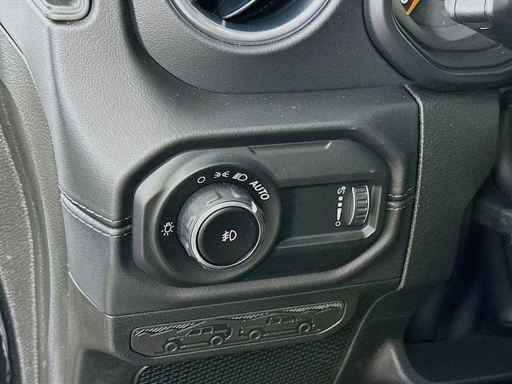 new 2025 Jeep Wrangler car, priced at $51,457