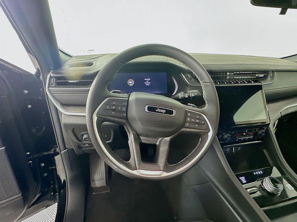 new 2025 Jeep Grand Cherokee car, priced at $45,685