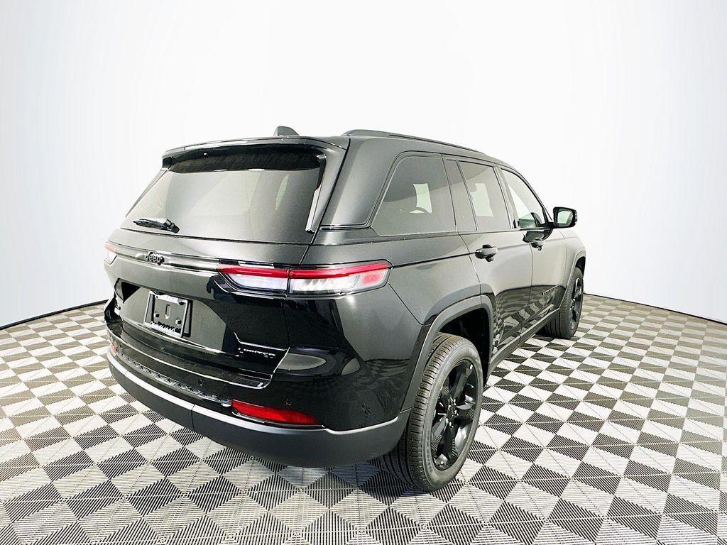 new 2025 Jeep Grand Cherokee car, priced at $45,685