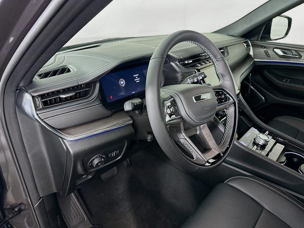 new 2025 Jeep Grand Cherokee car, priced at $60,543