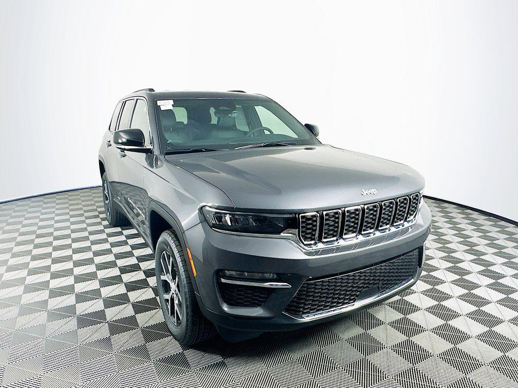 new 2025 Jeep Grand Cherokee car, priced at $42,474