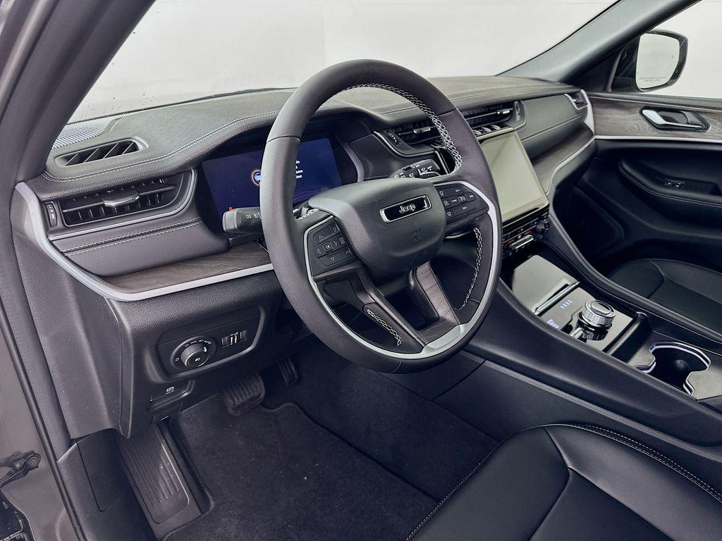 new 2025 Jeep Grand Cherokee car, priced at $42,474