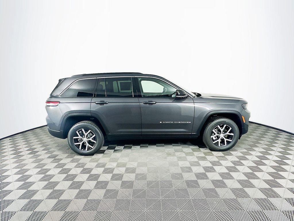 new 2025 Jeep Grand Cherokee car, priced at $42,474