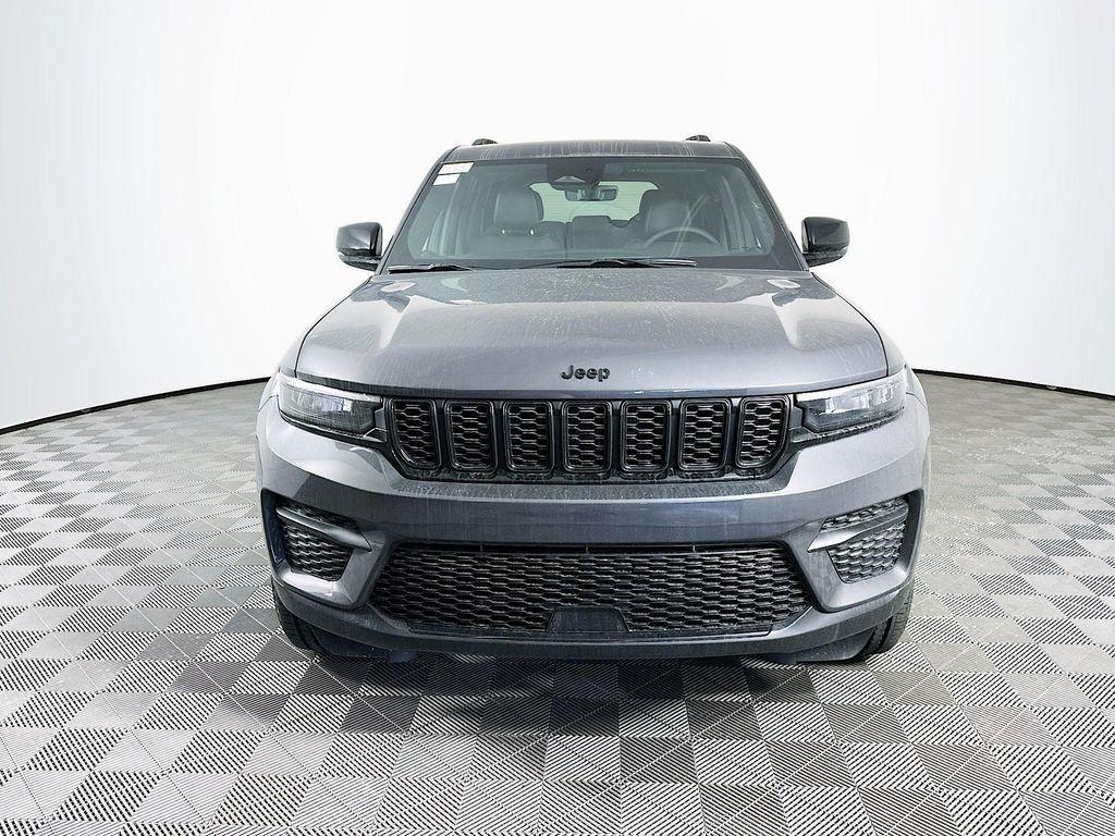 new 2025 Jeep Grand Cherokee car, priced at $41,792