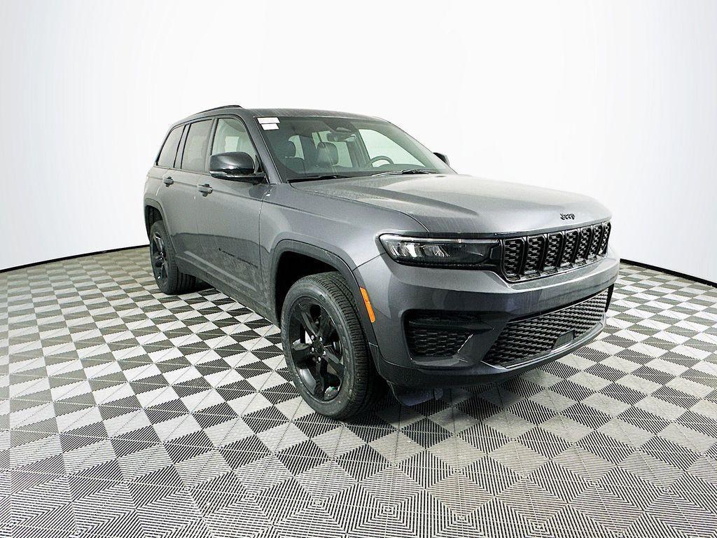 new 2025 Jeep Grand Cherokee car, priced at $41,792