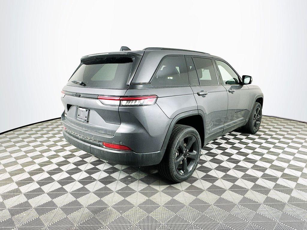 new 2025 Jeep Grand Cherokee car, priced at $41,792