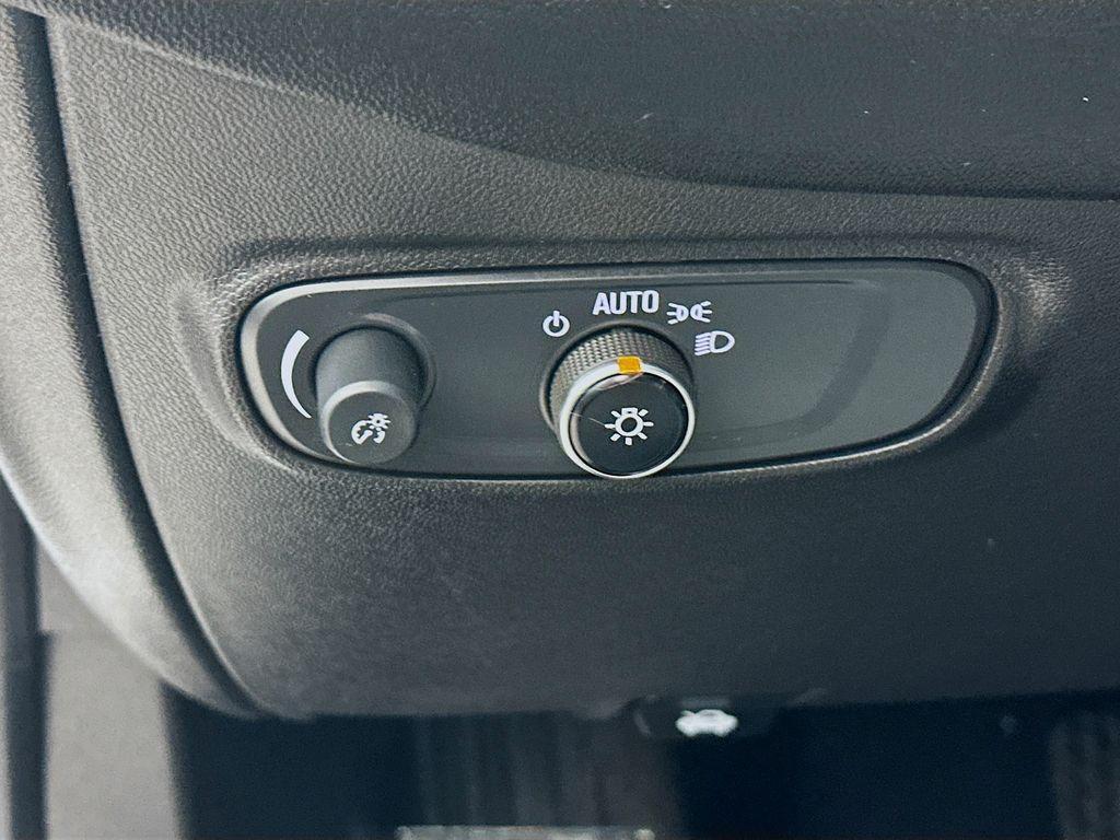 used 2022 Chevrolet Equinox car, priced at $19,399