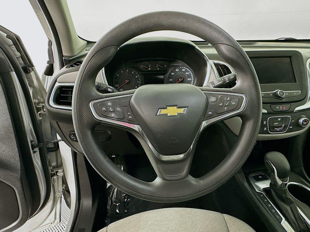 used 2022 Chevrolet Equinox car, priced at $19,399