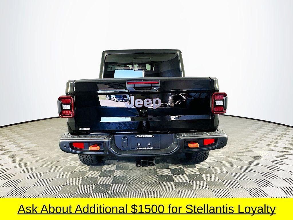 new 2025 Jeep Gladiator car, priced at $52,668