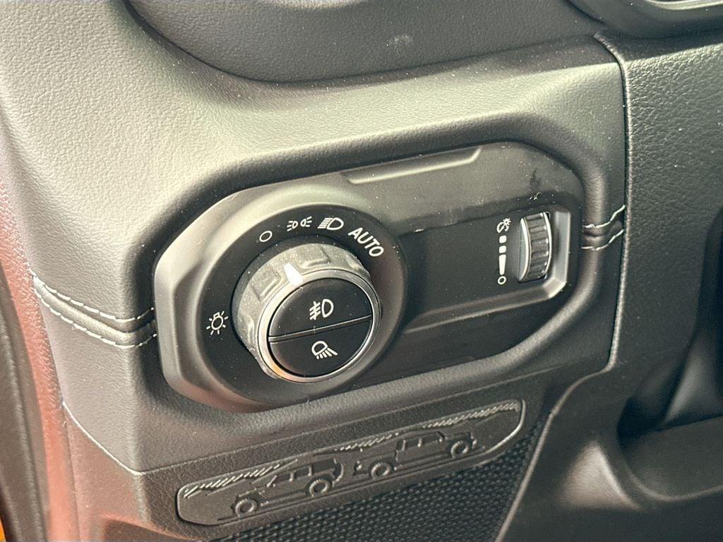 new 2025 Jeep Gladiator car, priced at $41,997
