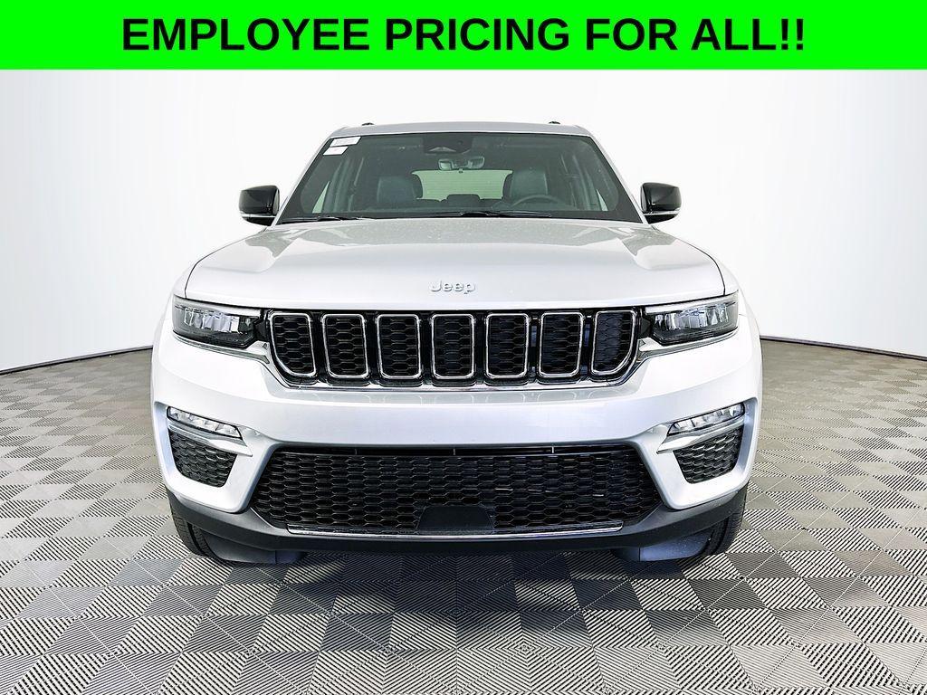 new 2025 Jeep Grand Cherokee car, priced at $47,750