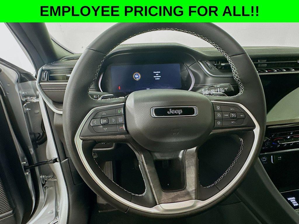 new 2025 Jeep Grand Cherokee car, priced at $47,750