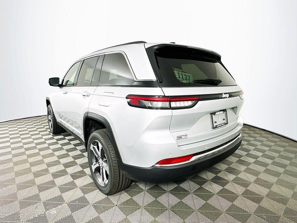 new 2025 Jeep Grand Cherokee car, priced at $47,750