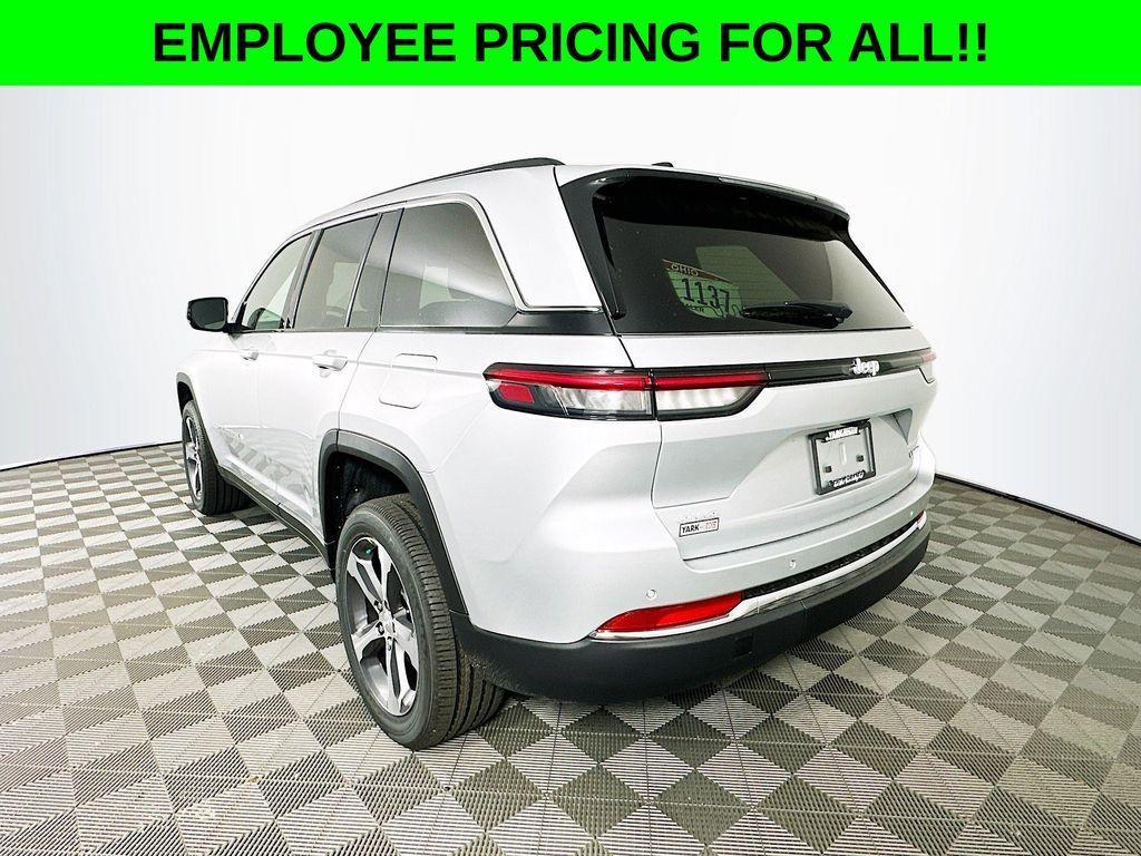 new 2025 Jeep Grand Cherokee car, priced at $47,750