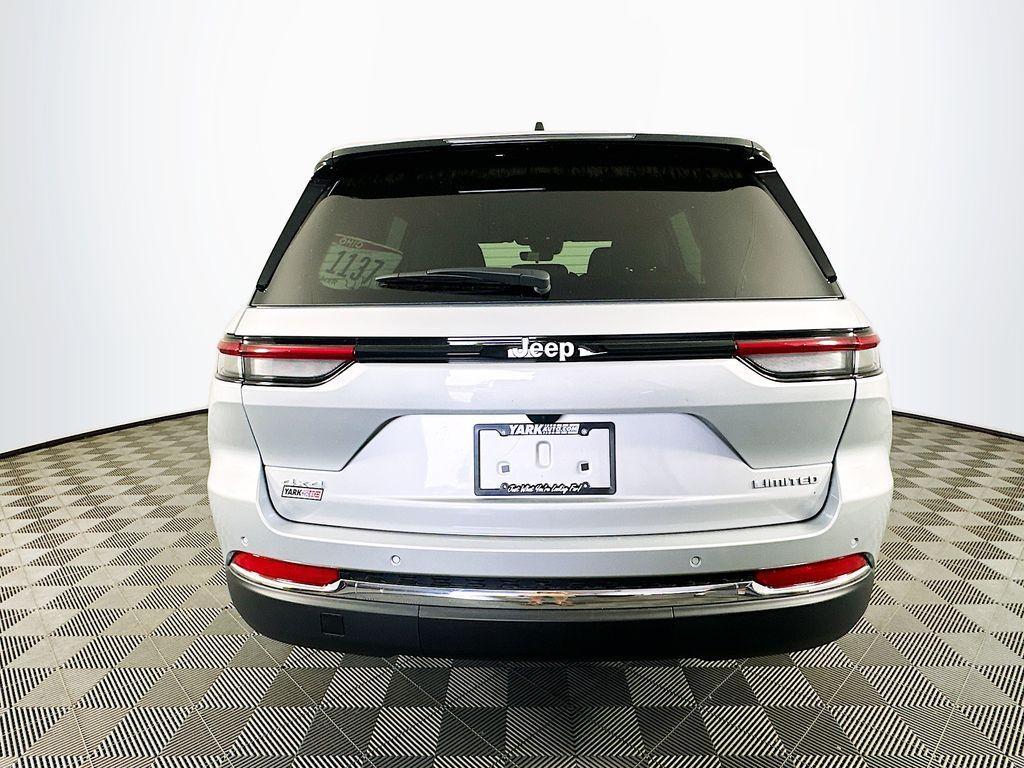 new 2025 Jeep Grand Cherokee car, priced at $47,750