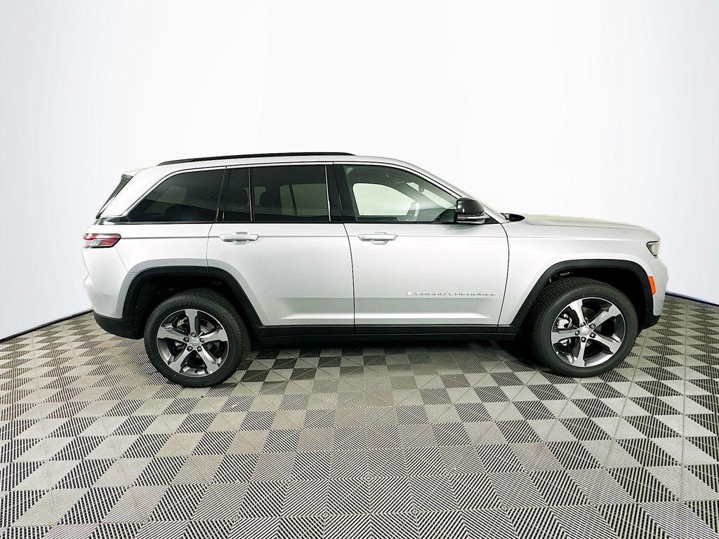 new 2025 Jeep Grand Cherokee car, priced at $47,750