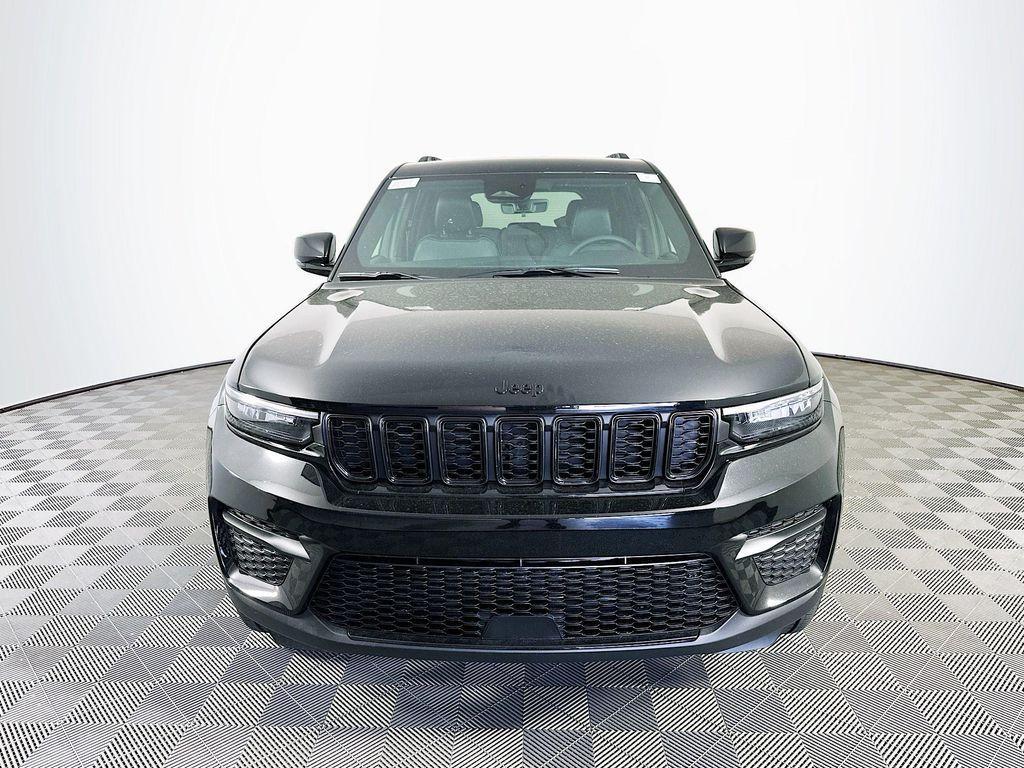 new 2025 Jeep Grand Cherokee car, priced at $44,482