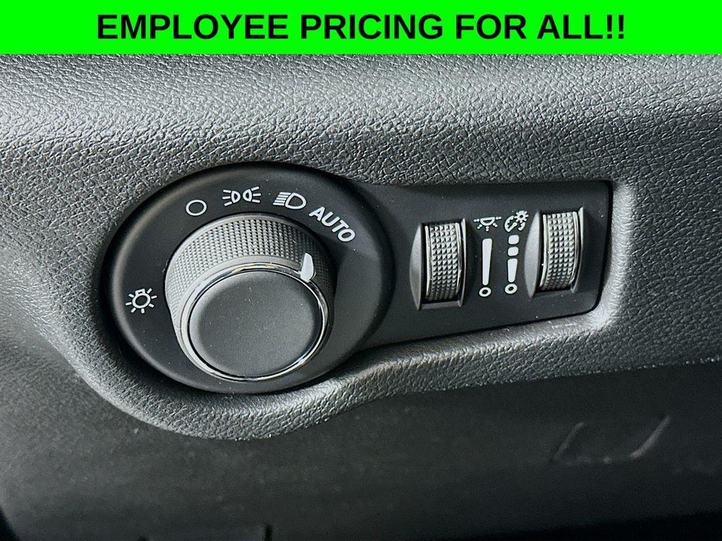 new 2025 Chrysler Voyager car, priced at $38,606