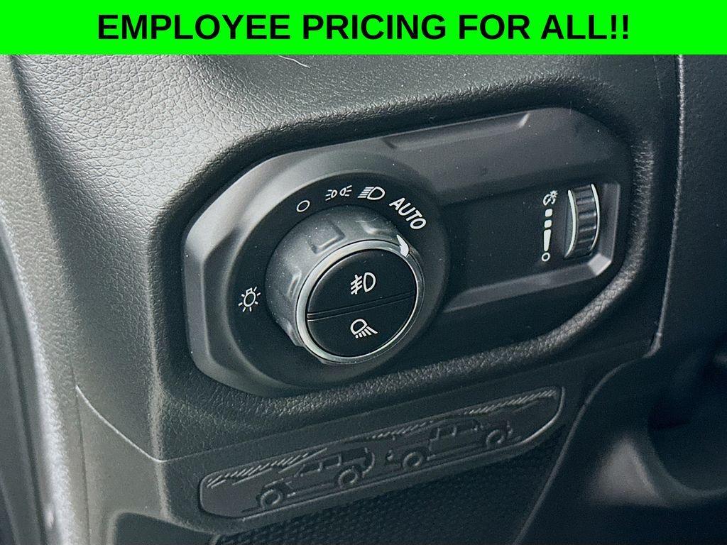 new 2025 Jeep Gladiator car, priced at $49,048