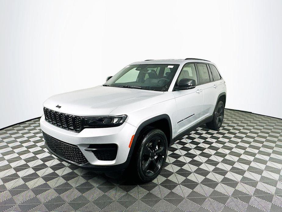 new 2024 Jeep Grand Cherokee car, priced at $39,724